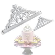 2pcs Plastic Crown Cookie Cutter